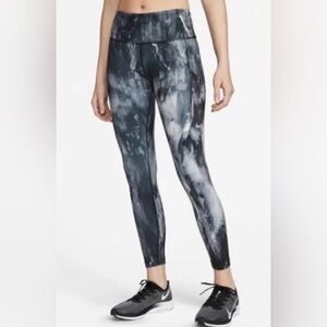 Nike Epic Lux 7/8 leggings Large